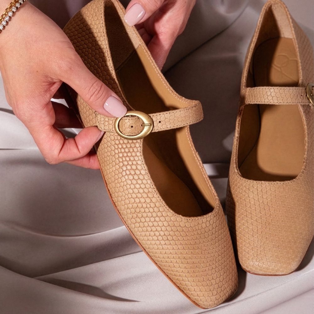 Lola Mary Jane Almond Snake