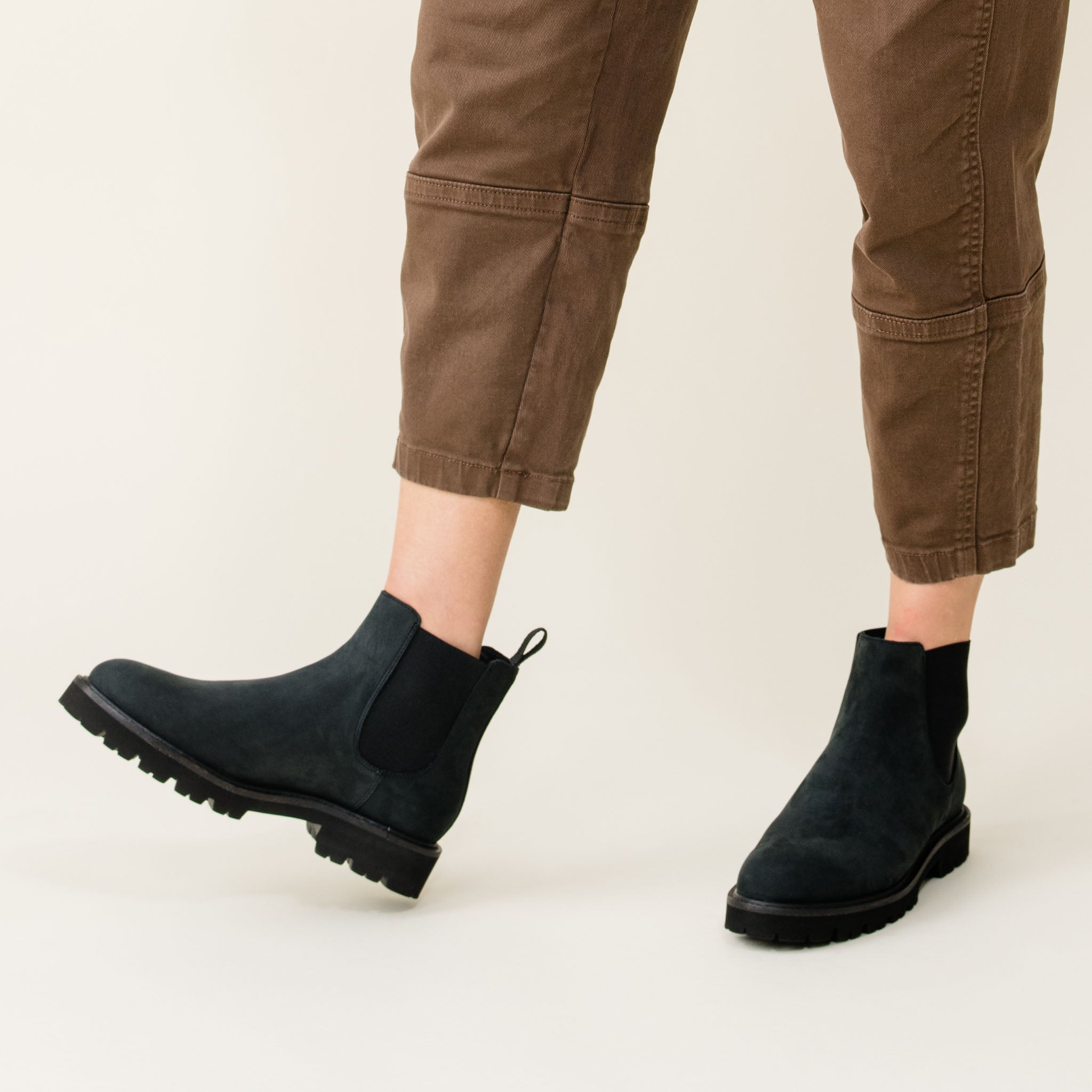 Go-To Lug Chelsea Boot 2.0 Black/Black