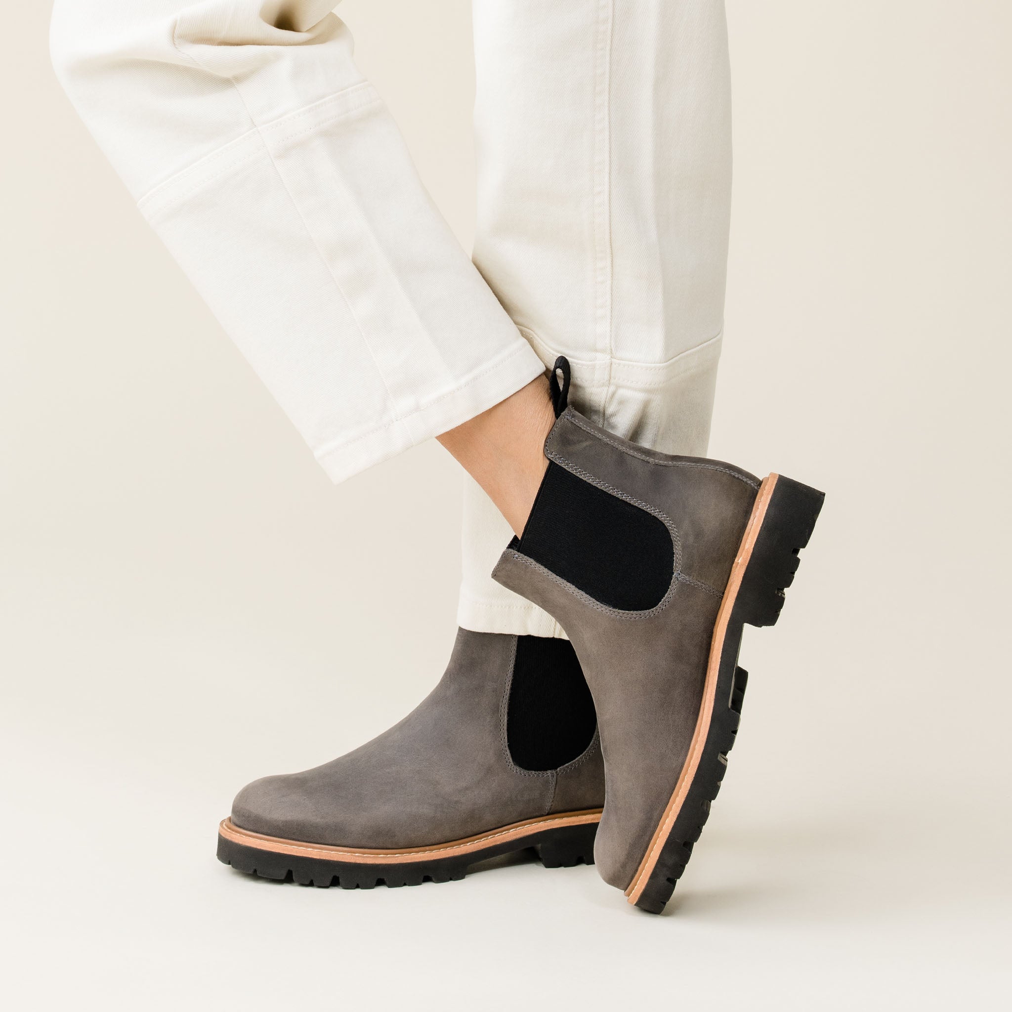 Go-To Lug Chelsea Boot 2.0 Grey